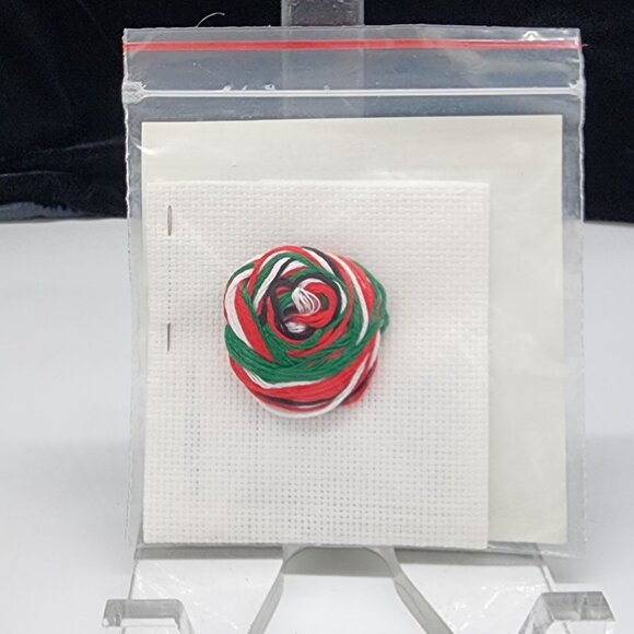 1986 Mini Motif Christmas Counted Cross Stitch Kit Christmas Mittens VTG #4 - Picture 2 of 2